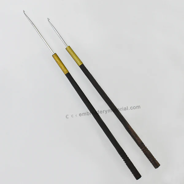 Aari Needle (1MM) for Thread Embroidery – 2 Piece Set with Wooden Handle for Zari, Silk & Luneville Work